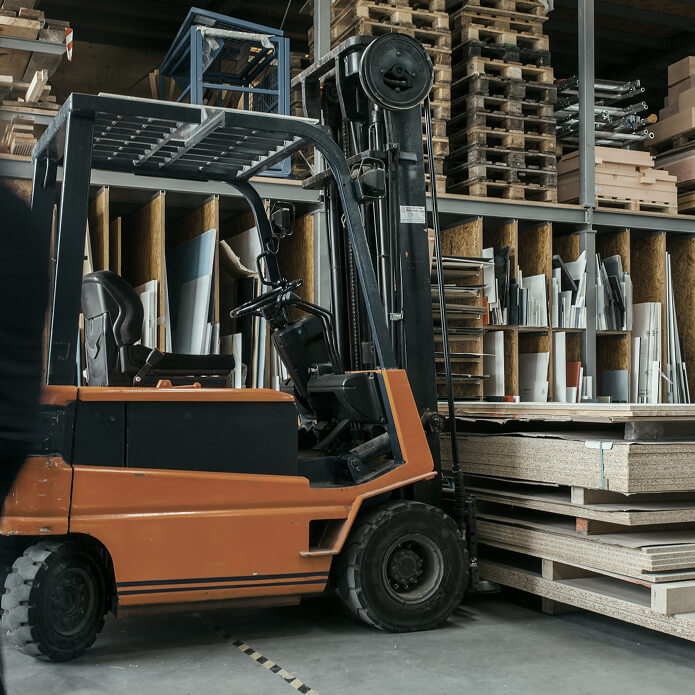 A realistic 3D rendering of a forklift transporting boxes inside a well-organized warehouse. Ideal for logistics, supply chain, and industrial concepts.